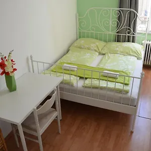 the-point-guesthouse-budapest.inbudapesthotels.com/